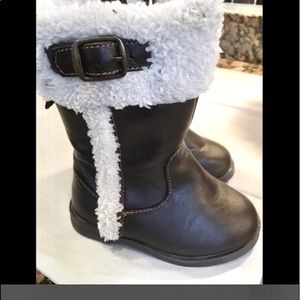 O.M.G. Gotta See! Old Navy Precious boots Girls Sz  5